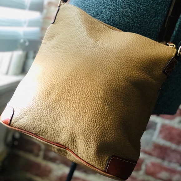 Dooney and Bourke Saffiano leather crossbody - Picture 4 of 12